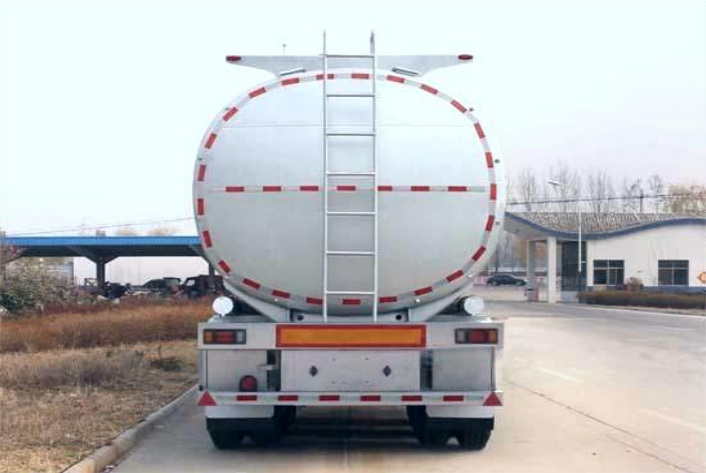 37m³ Lubricating Oil Tank Transport Semi-trailer detail view 4