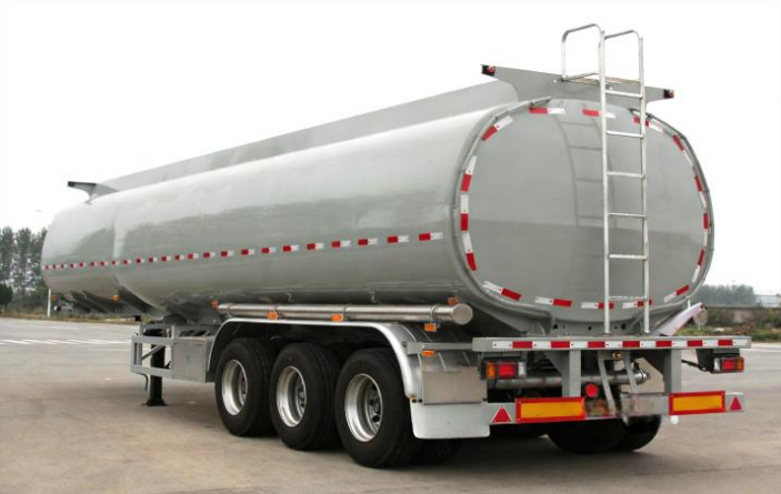 42m³ Lubricating Oil Tank Transport Semi-trailer detail view 5