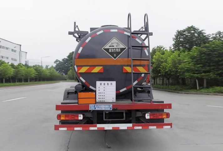 Sinotruk Howo 14m³ Corrosive Goods Tank Transport Vehicle detail view 4
