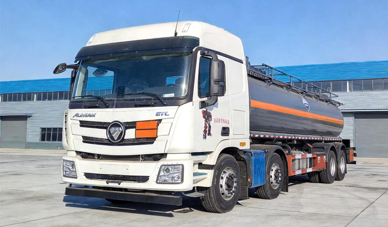 Foton Auman 18m³ Corrosive Goods Tank Transport Vehicle detail view 3