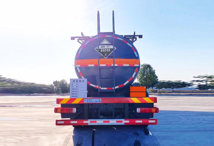 Foton Auman 18m³ Corrosive Goods Tank Transport Vehicle detail view 4
