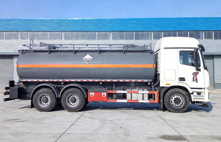 Foton Auman 18m³ Corrosive Goods Tank Transport Vehicle detail view 5