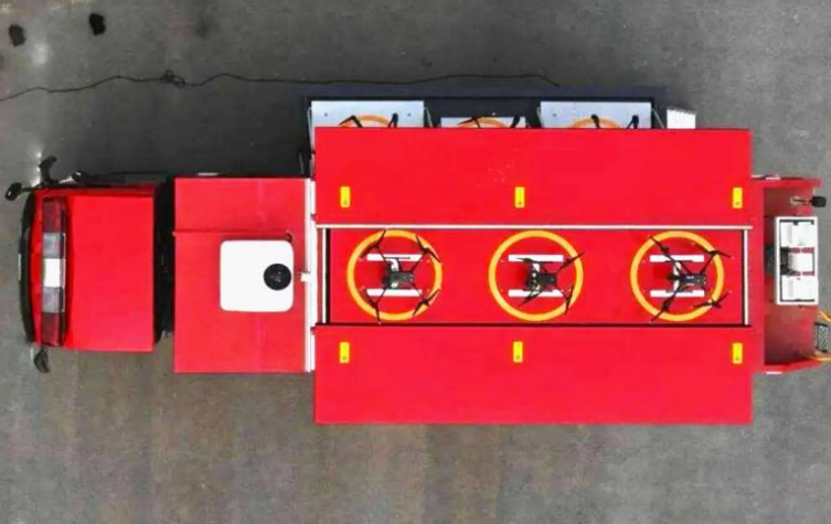 Sinotruk HOWO 6×4 Fire Drone Transport Truck detail view 2