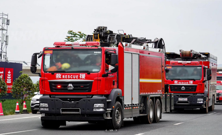 Sinotruk HOWO Remote Water Supply Fire Pump Truck detail view 3