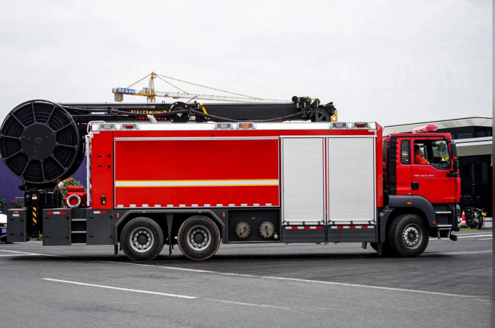 Sinotruk HOWO Remote Water Supply Fire Pump Truck detail view 4