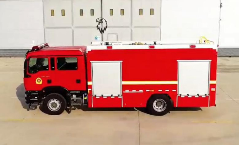 Sinotruk SITRAK 4×2 Fire Drone Transport Truck detail view 3