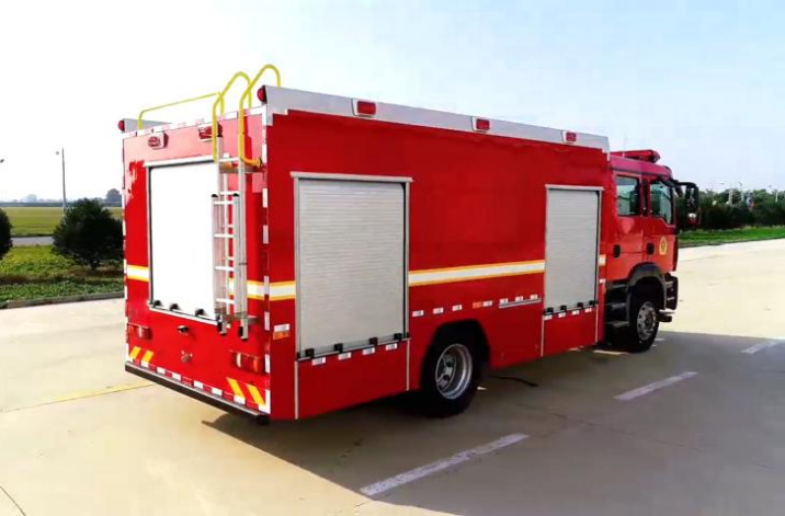 Sinotruk SITRAK 4×2 Fire Drone Transport Truck detail view 4